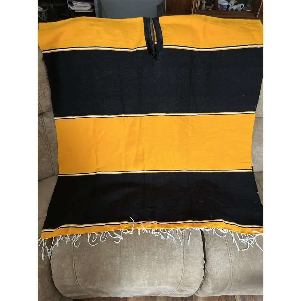 PITTSBURGH STEELERS BLACK + YELLOW WOVEN PONCHO SERAPE UNISEX-ONE SIZE FITS MOST